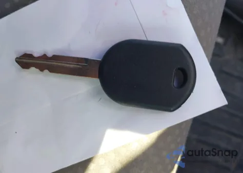 2008 Ford Focus Se/Ses z USA, uszkodzony, nr VIN 1FAHP35N08W284698